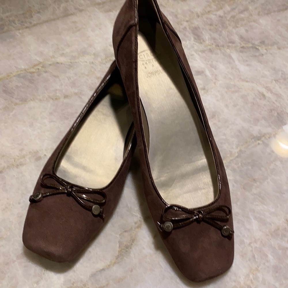 Joan&David brown suede flats 9.5M,
